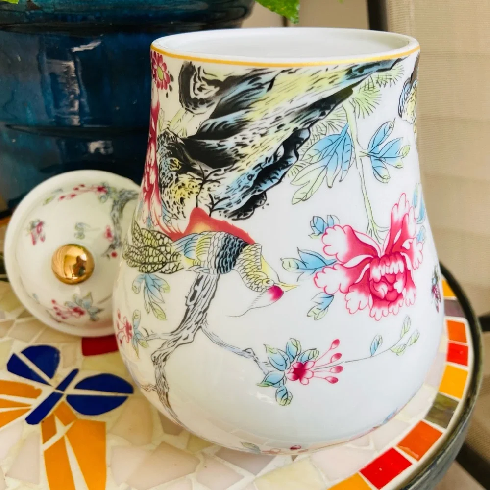 NWT Hand Painted Urn/Vessel Featuring Pheasants,Flowers,Foliage,Detailed Designs